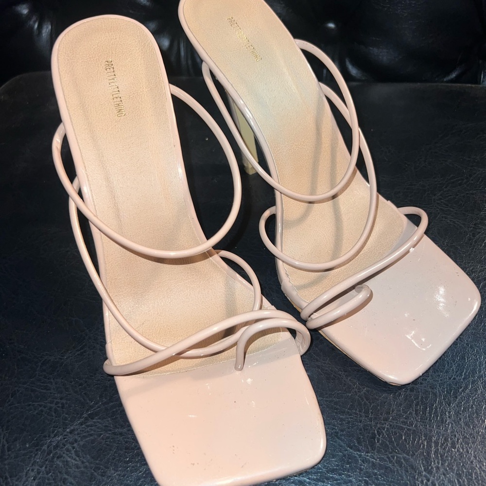 PRETTY LITTLE THING cream heels